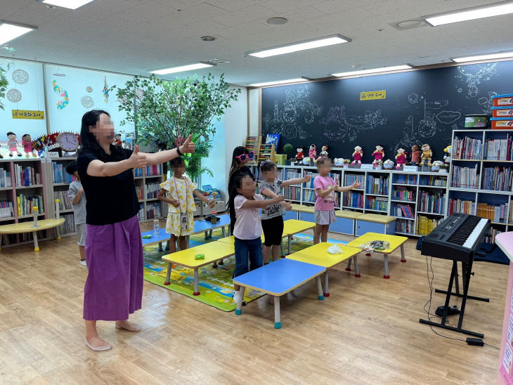 4. 일곱빛깔악단 사진(2)
