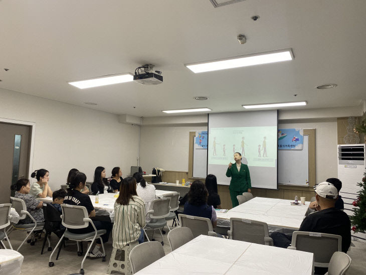 가족과 함께하는 독서의 힘, '책이랑 놀자' 프로그램 성황1