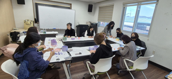 엘사(필)-이주여성한달간 공예프로그램 진행3