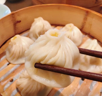 한입에 터지는 육즙, 상하이 샤오룽바오