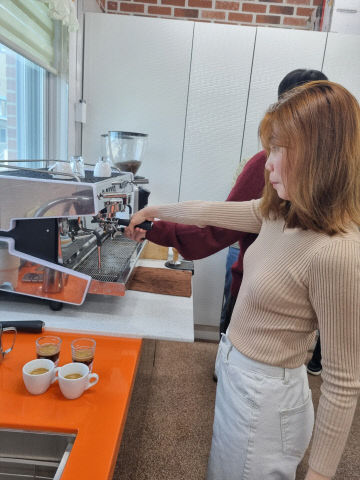 엘사아델라(필)-결호이주여성바리스타교육_